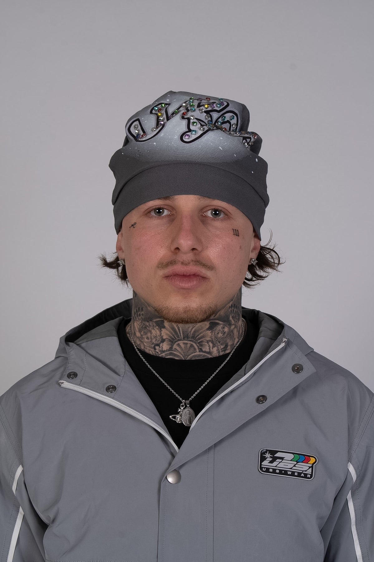 Bonnet Skull Cap UBS Wear – Édition Signature Strass