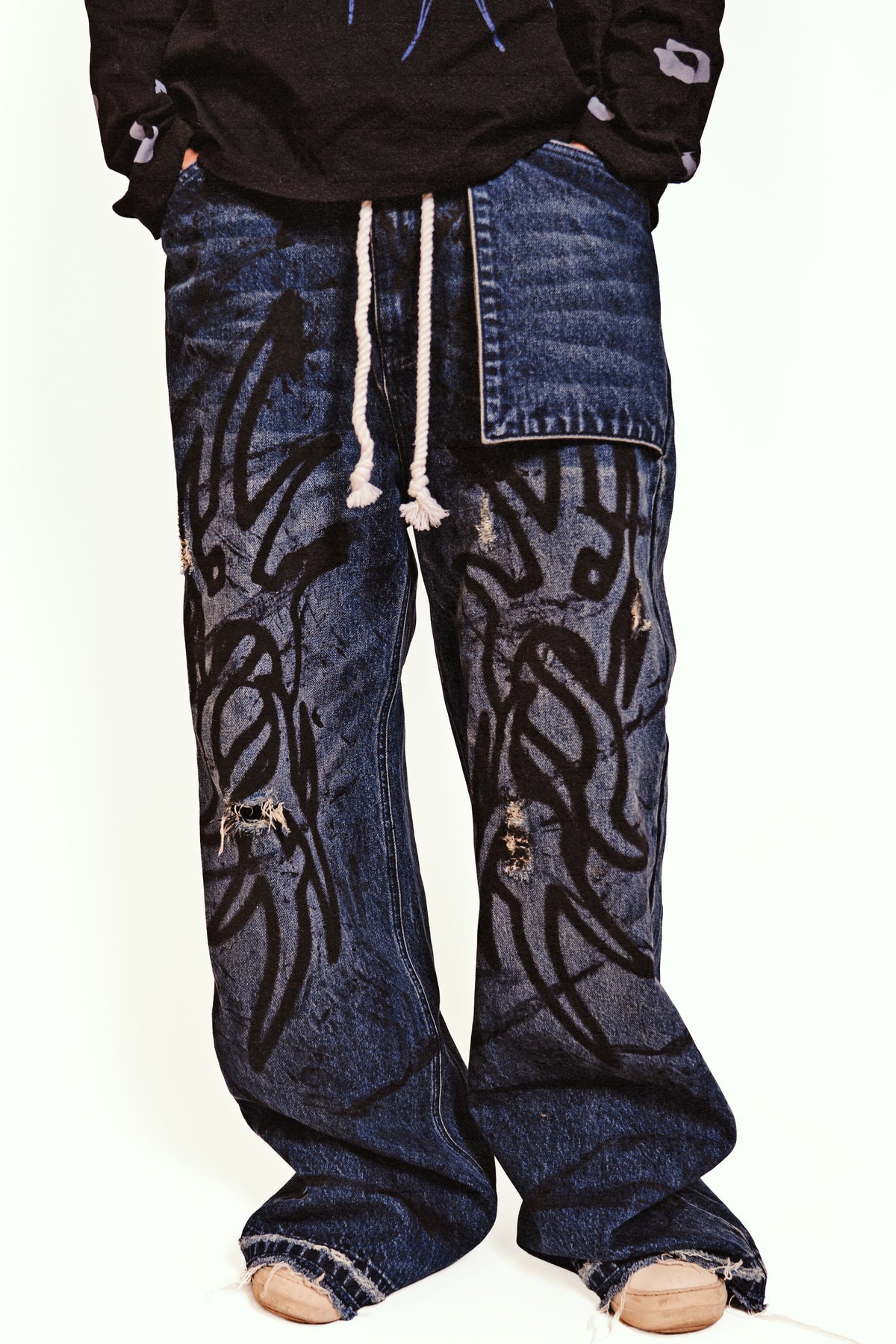 JEAN BAGGY GRAPHIC – UBSWEAR